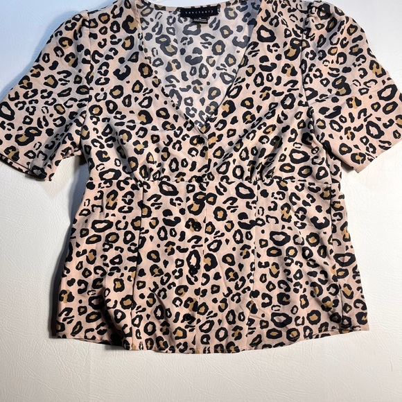 SANCTUARY Leopard PRINT PEPLUM BUTTON-DOWN TOP Medium - Picture 3 of 11